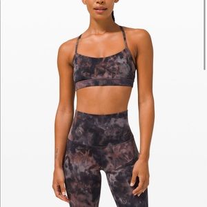 NWT Lululemon Flow Y Bra Nulu - tie dye